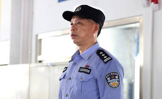 全国模范betvictor伟德(中国)唯一官方网站

 | 续写军绿的忠诚担当——记沈阳造化监狱二监区一级警长刘建兵