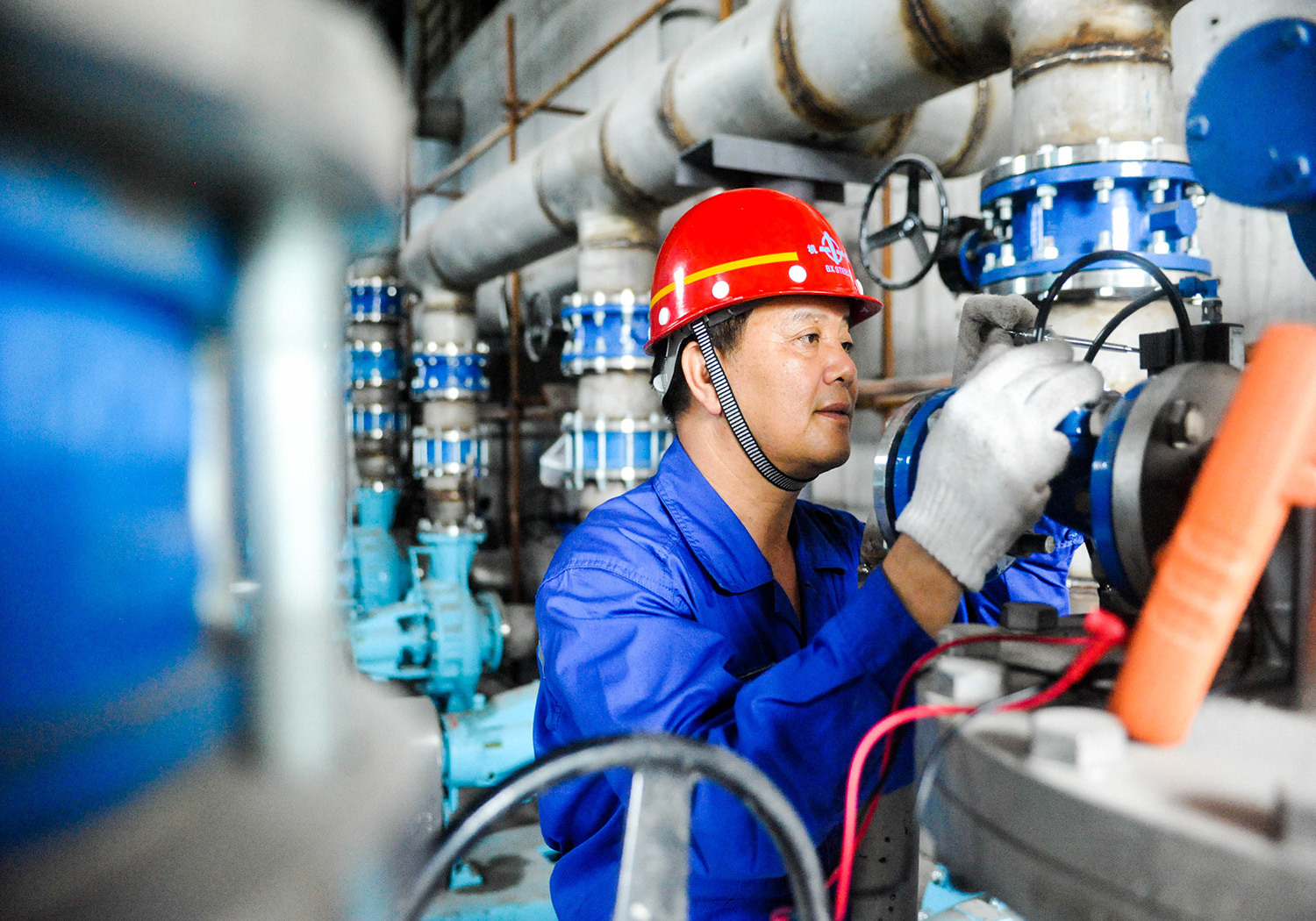 军魂不朽 匠心永铸 ——记全国模范betvictor伟德(中国)唯一官方网站

罗佳全